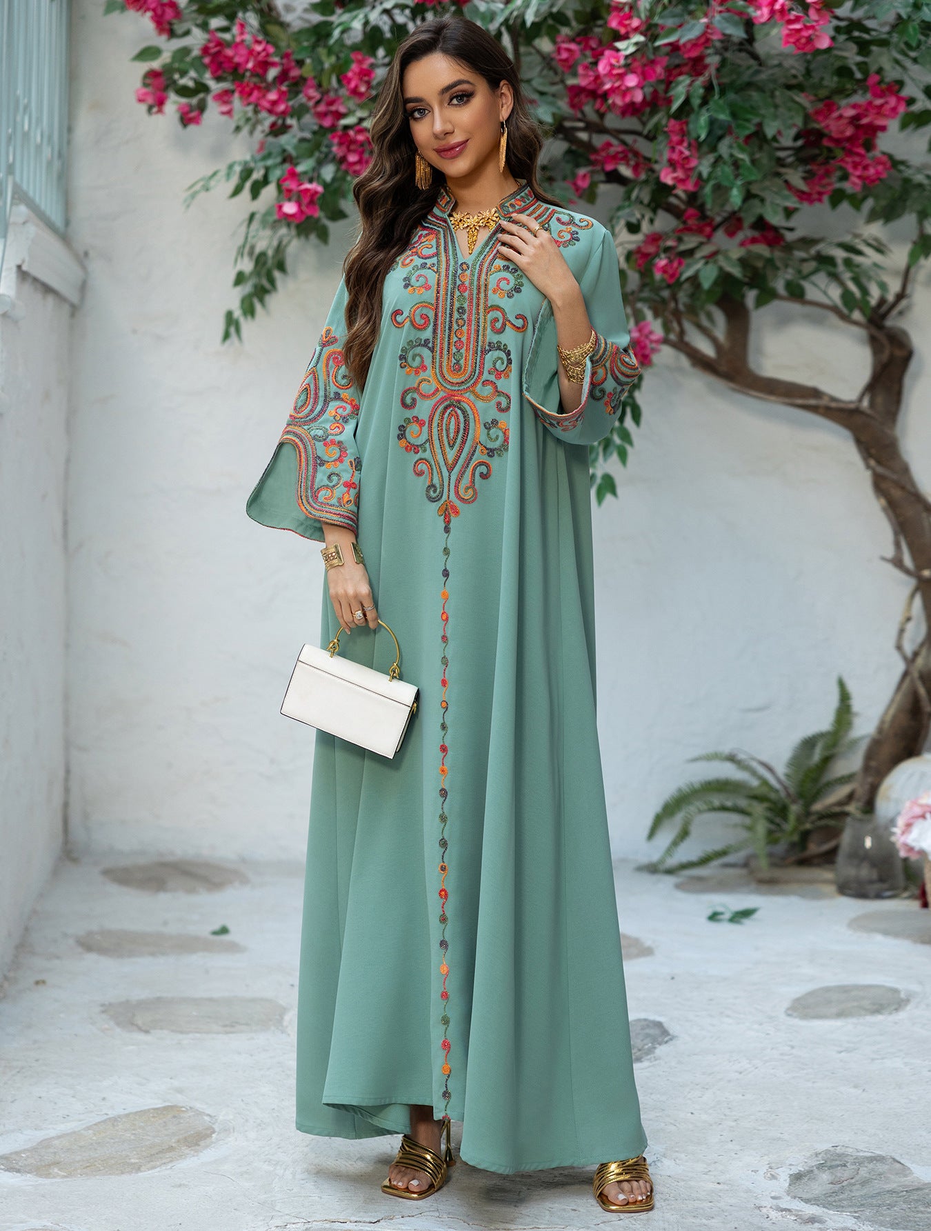 Muslim Women Embroidered Robe Autumn Winter Fashion Arab Dress Middle East Clothing Plus Size