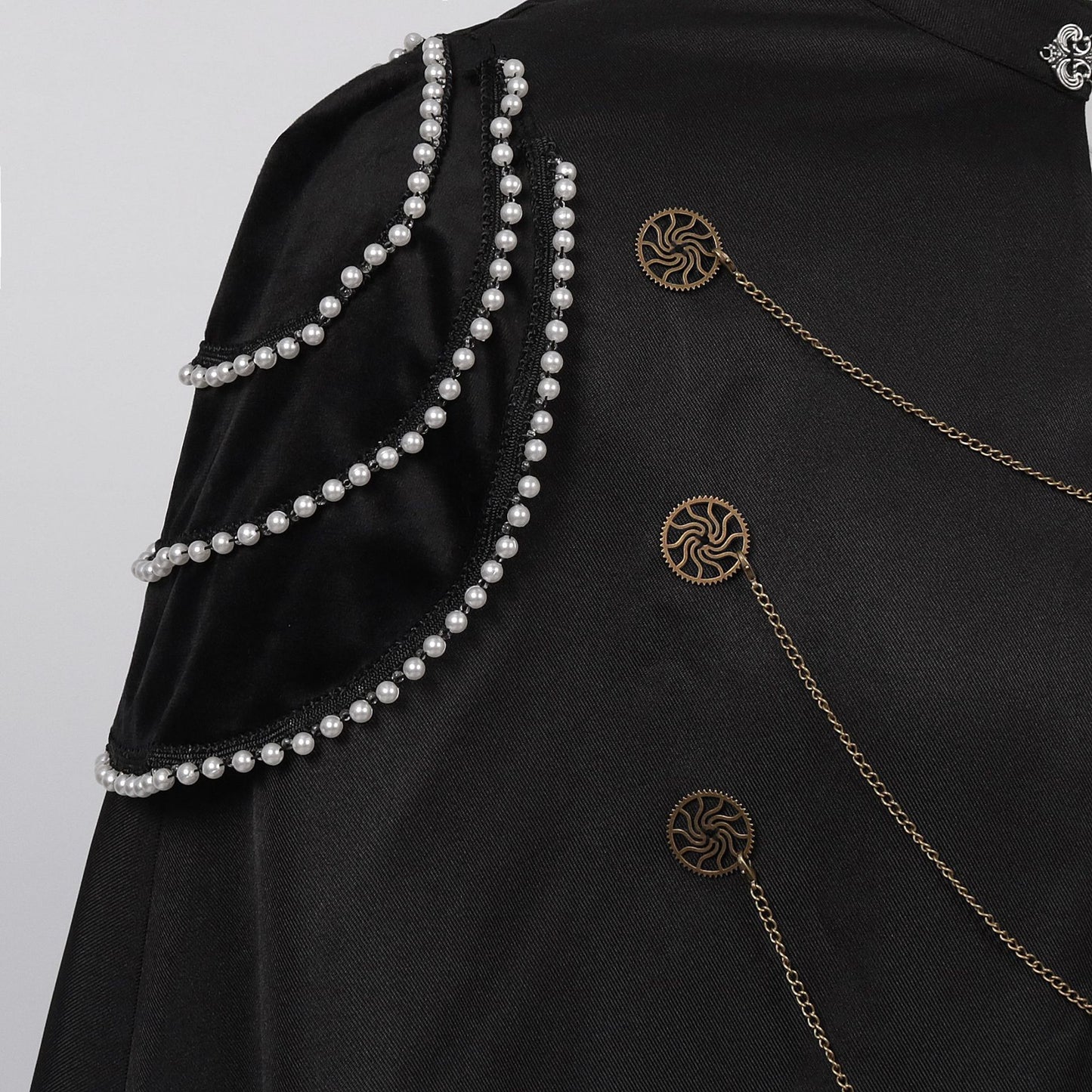 Medieval European Royal Cloak with Padded Shoulders: Vintage Beaded Gear Chain Hooded Cape for Men and Women - Performance Costume